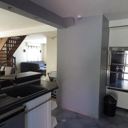 Bed & Breakfast Climatisee Avec Grande Piscine *