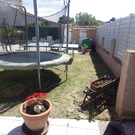 Frühstückspension Climatisee Avec Grande Piscine