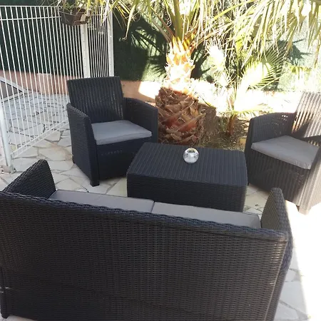Climatisee Avec Grande Piscine Frühstückspension *