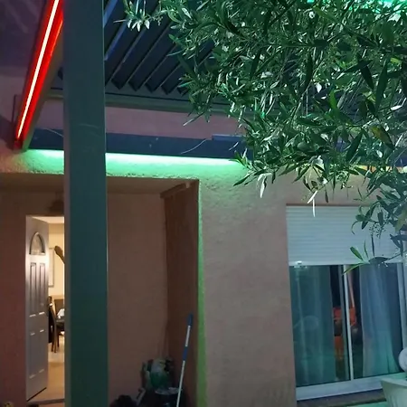 Climatisee Avec Grande Piscine Bed & Breakfast Saint-Laurent-de-la-Salanque