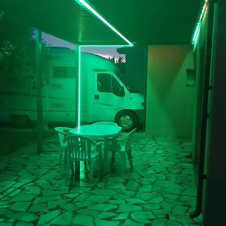 Climatisee Avec Grande Piscine