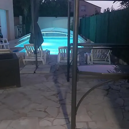 Climatisee Avec Grande Piscine *